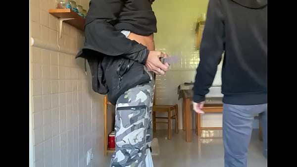 Image INCREDIBLE BLOWJOB AND CUM IN MOUTH IN THE KITCHEN OF A LITTLE SPANISH BLONDE