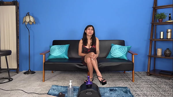 Image Dazz Rides the Sybian for the First Time 1 of 2
