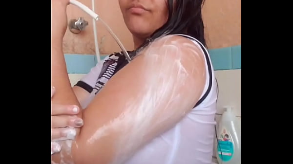 Image Ele ama ver meu bra&ccedil_o molhado - Parte 2