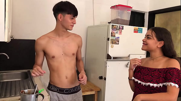 Image VIDEOS XXX EN ESPANOL MI VECINA MORENA DE 18 A&Ntilde_OS COLEGIALA ME ESTABA LLAMANDO PARA QUE COLOQUE CHOCOLATE EN SU VAGINA MORENA