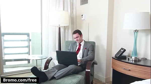 Image Bellboy Zane Anders Goes Brenner Bolton's Not To Help Him With His Suitcase But To Get Fucked - BROMO