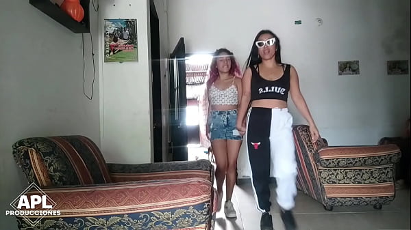 Image Me gusta espiar a mi vecina cuando sale al parque hacer ejercicio, ella es mi fantasia
