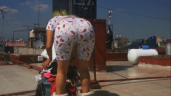Image Mi vecina sube a tender sus tangas y me causa una gran erecci&oacute_n 0F:danielahyperversos