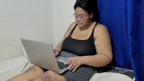 Image Professora recebe seu aluno em casa ele ent&atilde_o fode sua buceta em troca de boa nota e goza em seus peitos