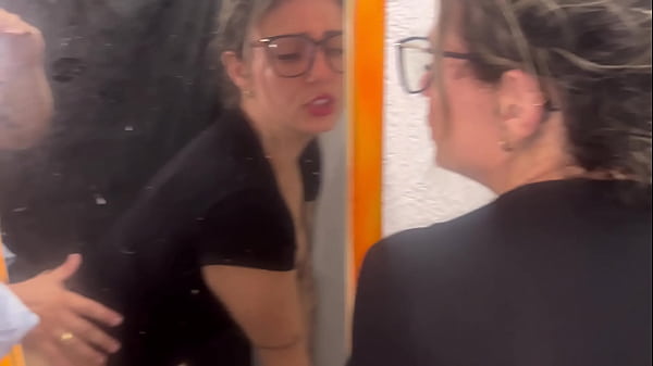 Image A gostosa da minha mulher dentro do vestu&aacute_rio da loja louca de tesao n&atilde_o aguentamos fudemos ali mesmo (sexo em p&uacute_blico)