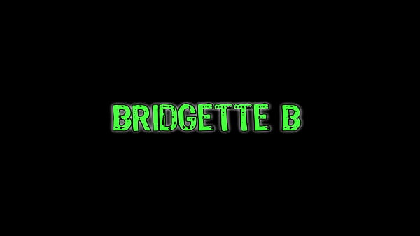Image Bridgette Shows Her Huge Tits As She Sucks And Tit Fucks In This Oral Scene
