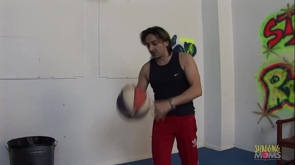 Image Basketball player sucks a dick and fucks on the court