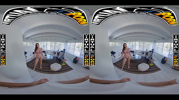 Image VIRTUAL PORN - Mae Milano's Step Creep