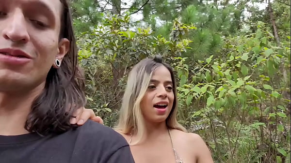 Image Pareja caliente follando al aire libre