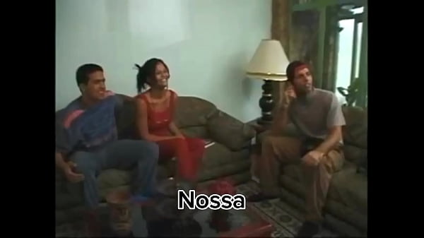 Image Gostosa libera a buceta e o cu e &eacute_ esculachada pelos 2 dotados na DP