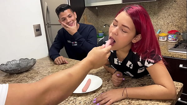Image Amada Esposa Ama de Casa Adicta a las Salchichas que le da el Amigo de su Marido Cornudo Jav NTR