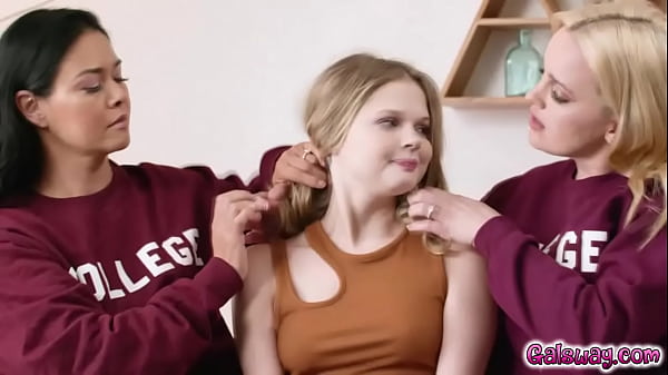 Image Coco Lovelock needs a break from college and try new experiences