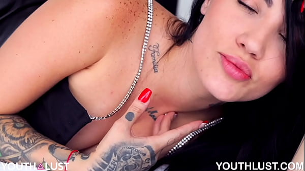 Image Hermosa colombiana de ojos azules Debut Porno