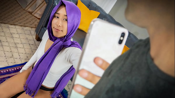 Image Hijab Girlfriend Invites Her BF to Her Bed to Rebel in The Naughtiest Way Possible! - Hijablust