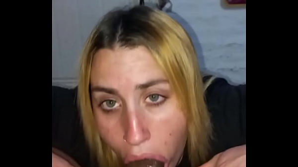 Image Rubia la chupa bien rico