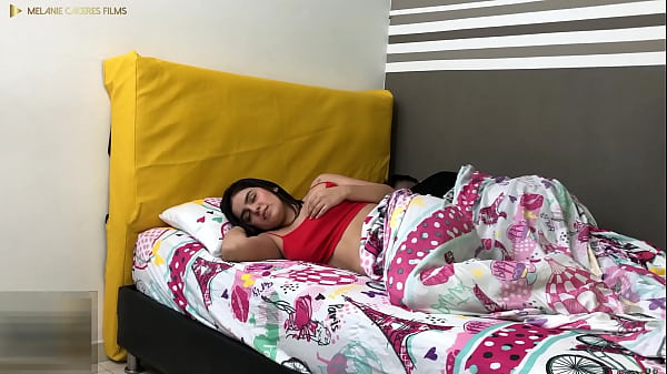 Image mi cu&ntilde_ado me folla a lado de mi esposo