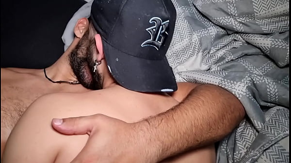 Image gay brasil com moreno fodendo branquinho. Moreno de piroca grande e grossa detona sem ficar com pena a bundinha desse branquinho
