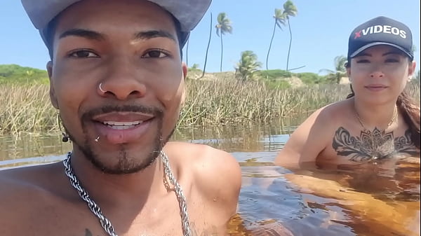 Image Novinha Branquinha Gostosa Conhecendo a Praia de Nudismo Primeira Vez | Bruninha Fonseca & Joao O Safado