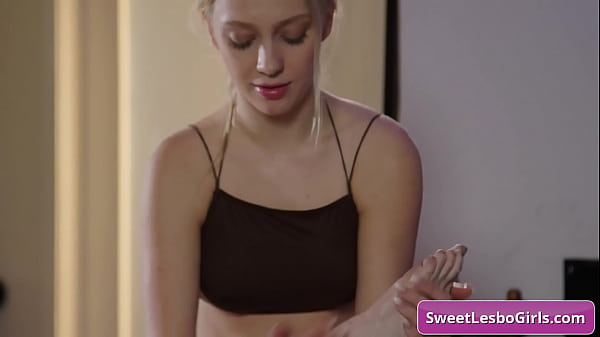 Image Blonde lesbian customer enjoy wet sex massage and butthole rubbing - Braylin Bailey, Nikki Sweet
