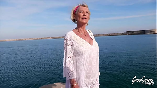 Image Eva, 70 ans, dresse deux &eacute_talons fougueux