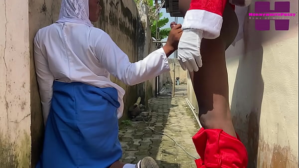 Image BACK TO BACK CHRISTMAS SEX WITH SANTA AT THE BACKYARD. PLEASE SUBSCRIBE TO RED
