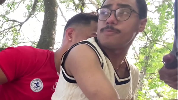 Image FUI DAR UMA VOLTA NA TRILHA DE SEXO E DEIXEI O NOVINHO ESCORRENDO PORRA