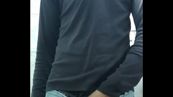 Image Hot guy ends up masturbating his delicious penis