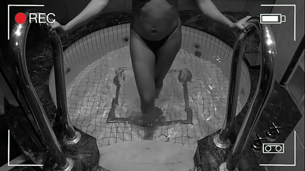 Image C&aacute_mara de vigilancia capta a esposa infiel en el jacuzzi del hotel