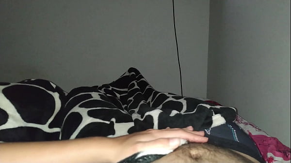 Image Hermanastra con co&ntilde_o estrecho se pone cachonda mientras ve&iacute_amos Shrek y me pide que la folle y me corra dentro de ella. Video Real Casero