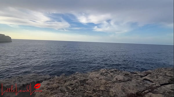 Image Public Outdoor Tourist Fuck with Beautiful Asian & Amazing Sunset