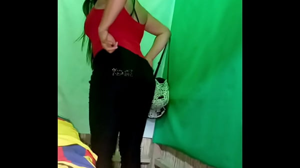 Image LO TENIAS BIEN GUARDADO MALDITA ZORRA!! LA SECRETARIA DE LA OFICINA SE DEDICA AL PORNO CASERO CUANDO SALE DE SU JORNADA LABORAL