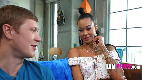Image Stepsiblings Have Insane Sexual Tension - Harley Dean, Oliver Flynn