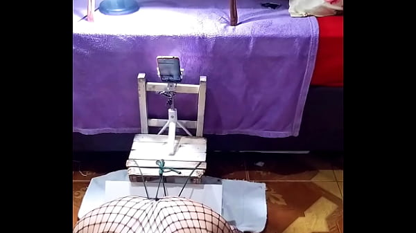 Image Exhibitionist in doggy style