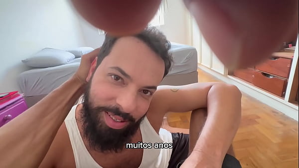 Image Homem barbudo chupa 41 paus -14&deg_ e 15&deg_ mamadas - V&iacute_deo completo no RED