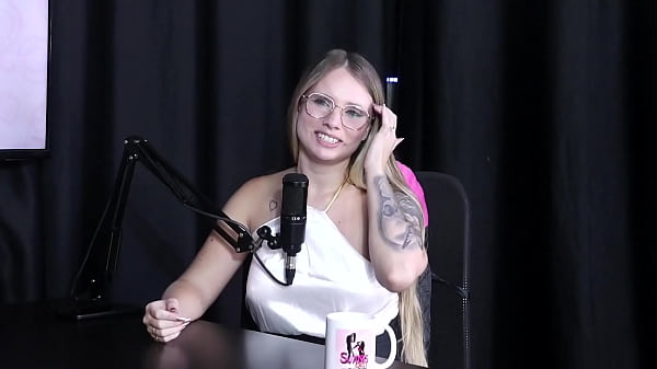 Image Queria apimentar a profiss&atilde_o e virou criadora de conte&uacute_do porn&ocirc_, com uns v&iacute_deos hard, e sempre foi exibida - Naty Varga (SHEER/RED)
