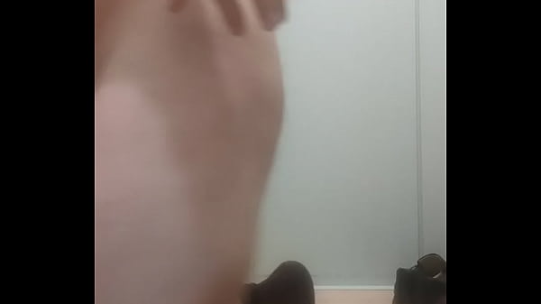 Image VID 421 Ma masturbez,imi beau sperma si pisatul si imi penetrez fundul cu didlo (7min)