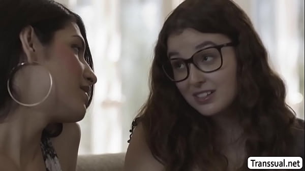 Image Shemale Zariah Aura fucks Leanna Lovings pussy