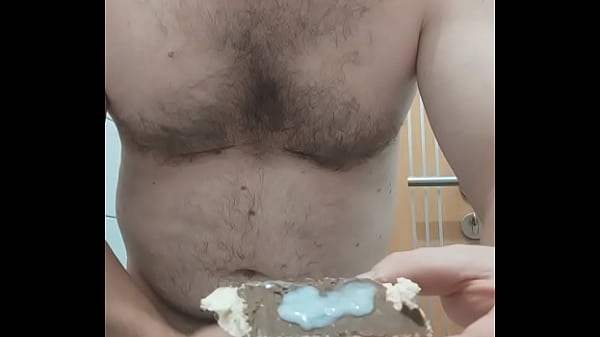 Image VID 424 Ma masturbez si imi beau pisatul si imi mananc sperma (7min)