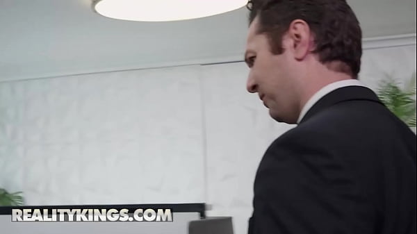Image Apollo Takes A Break From Work To Give Slutty Blonde Skylar Snow A Proper Fuck - REALITY KINGS