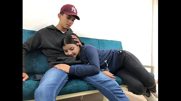 Image AMIGA TRANQUILA DESCANSA - mi AMIGA rubia de 18 a&ntilde_os siente mi pollla en su boca