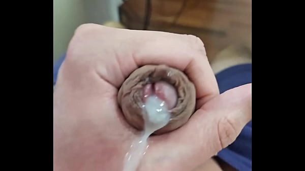Image NOVINHO PAUZUDO BATENDO PUNHETA E GOZANDO