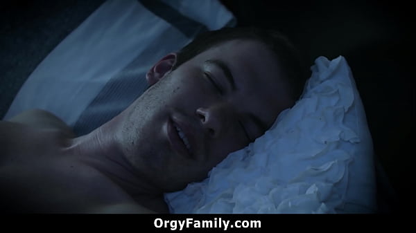 Image Stepsiblings Caught Opening Christmas Presents Early - Orgyfamily