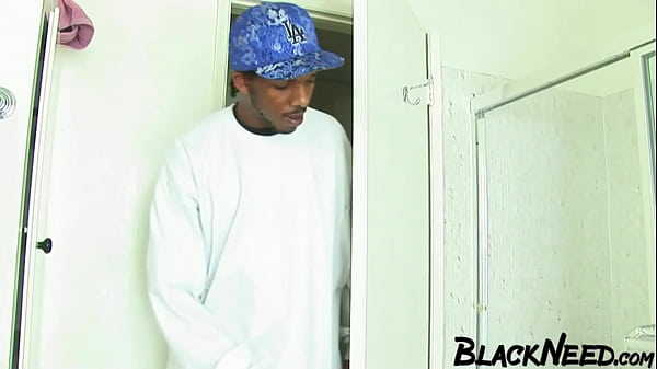 Image Black MILF Receives The Facial!