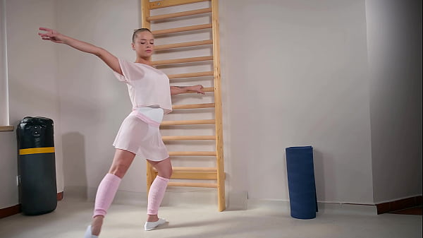 Image Horny Ballerina Alexa Flexy Orgasms With A Glass Dildo After Masturbating GP2871