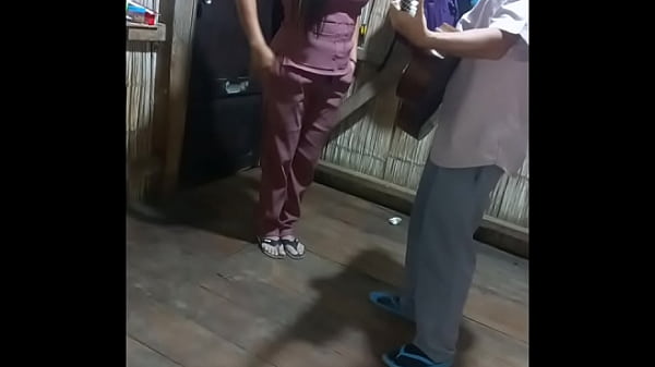 Image EL LIDER RELIGIOSO ME PREDICA LA PALABRA DEL SE&Ntilde_OR, EL SUCIO MUJERIEGO ESTA CON UNA GUITARRA Y ME QUIERE CONVERTIR EN DISCIPULA DE CRISTOFER, COMO YO ESTABA CALIENTE LO INVITE A FOLLAR Y ME LE MONTE EN SU PENE