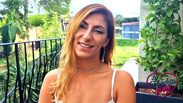 Image Stella, une coquine qui adore sucer des bites