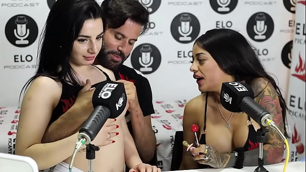 Image ALMENDRA Y LIZZY SE CHUPAN SUS TETAS NATURALES