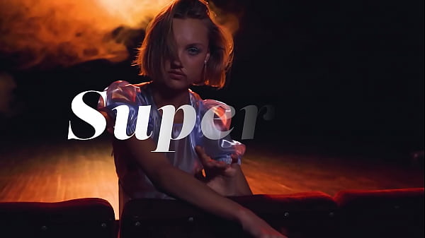 Image Hot Girl Hannah Ray Shows Her Sexy Body In An Erotic Music Video - SUPERBE