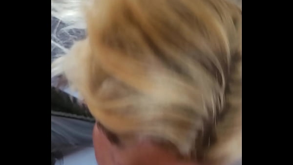 Image Rubia la chupa bien rico