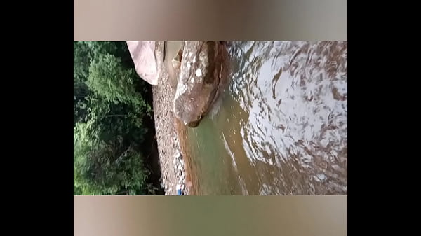 Image estaba muy caliente en el rio .. y me folle un desconocido ... que rico es follar en la naturaleza Alexachris20